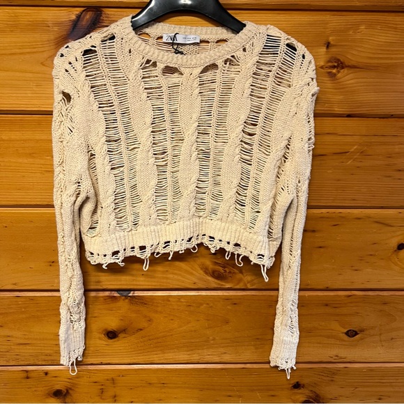 NWOT ZARA Women Long Sleeve Cable and Ladder Stitch Crop Knit Sweater SZ M Beige - Picture 2 of 6